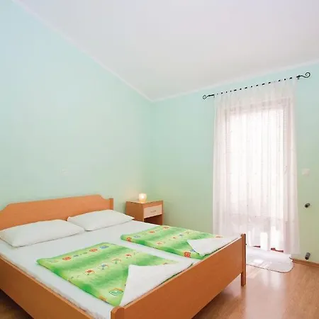 Apartament Milos *