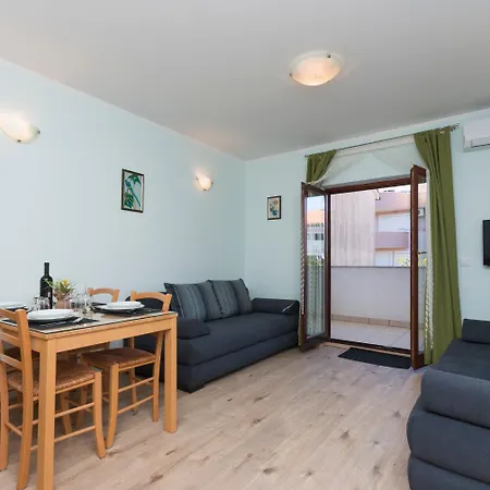 Milos Apartament