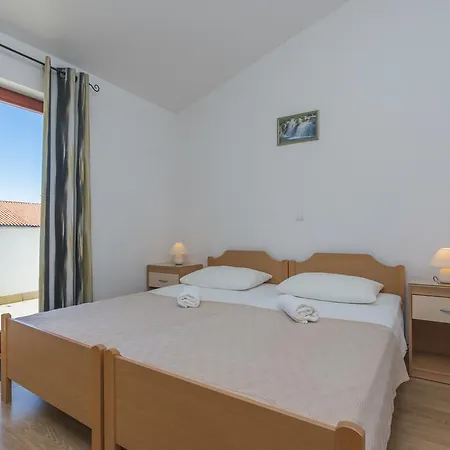 Milos Apartament