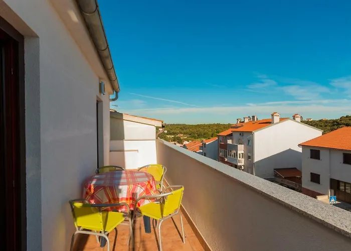 Apartment Milos *